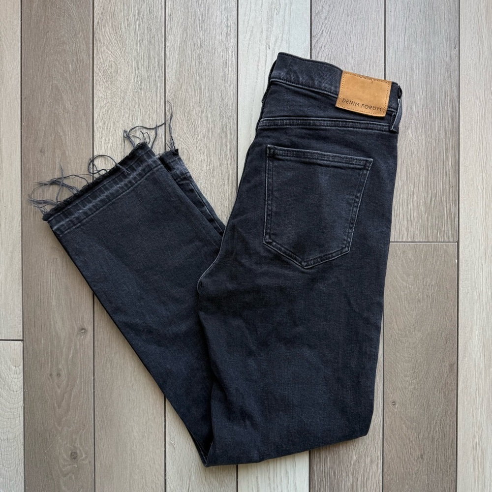 Denim Forum Black Straight Jeans Classic Style